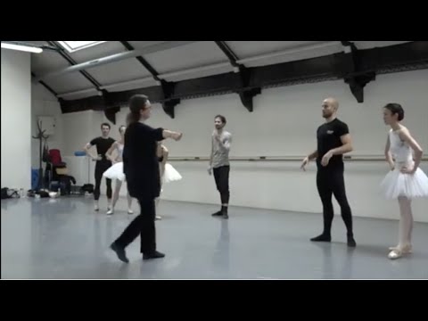 François Alu, Léonore Baulac, Ludmila Pagliero - Raymonda