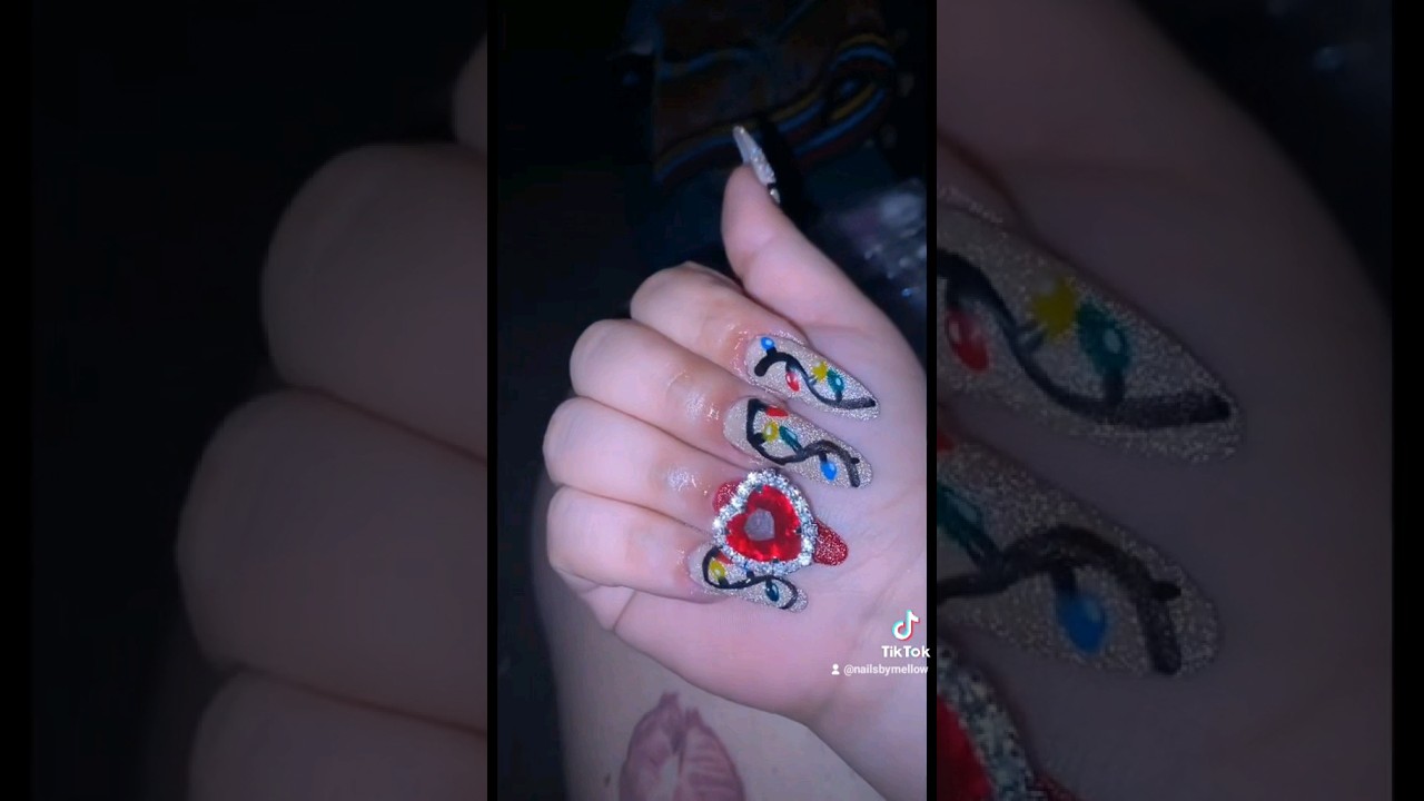 Christmas light nails #xmaslights #christmaslights #acrylicnails #diynails #nails #reflectivepolish