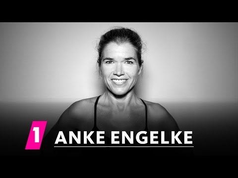 Anke Engelke im 1LIVE Fragenhagel | 1LIVE