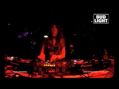 Magdalena playing my track Javier De Baraja   Lurina Original Mix in Dyinamic in the jungle BPM Fest