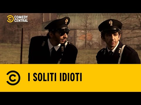 I poliziotti - I Soliti Idioti - Comedy Central