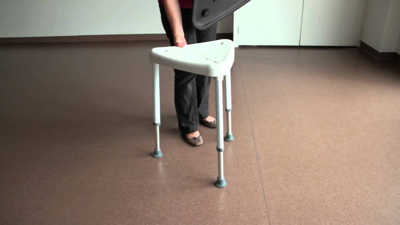 Tabouret de douche pour angle avec assise rembourrée - Aider la prise de douche pour PMR