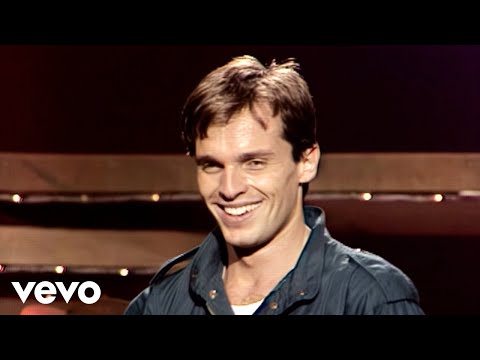 Videoclip de Márchate Ya — Miguel Bosé