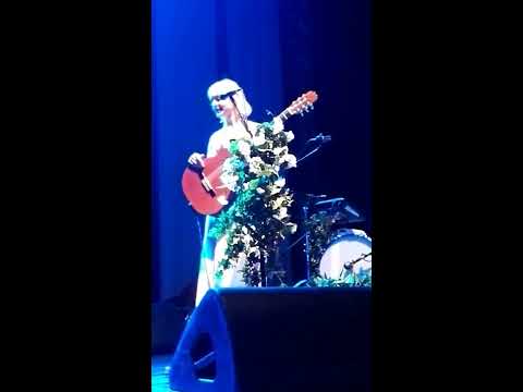 Laura Marling had her first panic attack in leeds (08/03/2017)