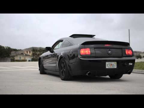 2005 Ford Mustang GT + Flowmaster American Thunder Axle Back