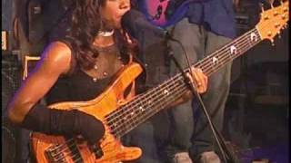 Tom Knight performs &quot;Do Right&quot; by Debra Killings in concert