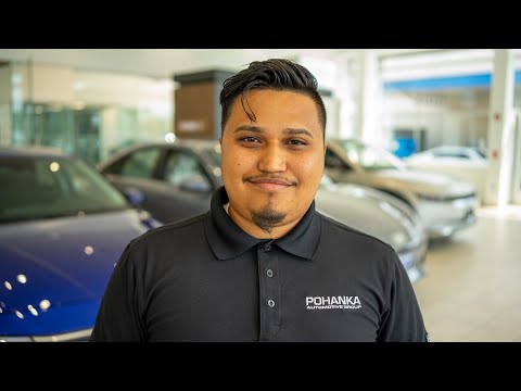 Parts Advisor Oscar Miranda
