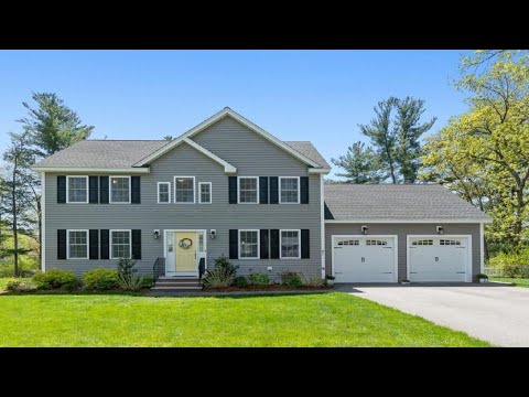 41 Birch Road, Westford, MA Presented by Robin Flynn Team.