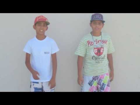 Mc Juninho e Mc Romarinho (As Novinha se Apavora)