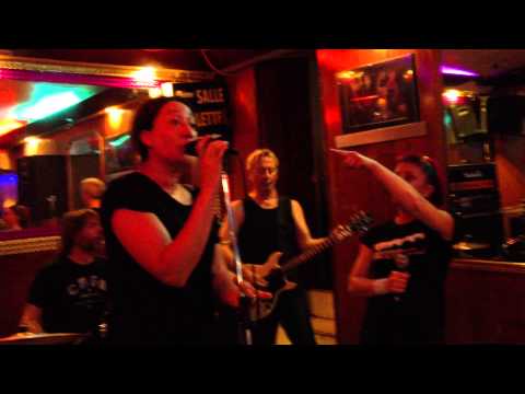 Les Marteaux Pikettes - All Stars song - L'Amsterdam  - 04.07.14