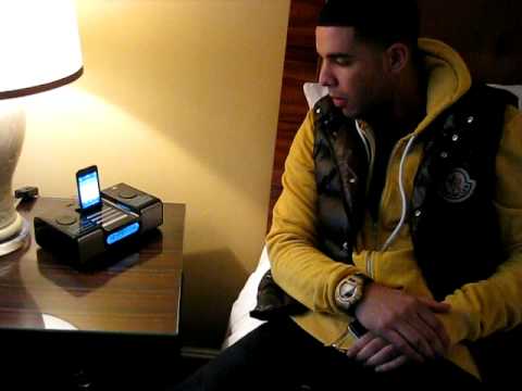 DRAKE PLAYING ME HIS NEW MIXTAPE "SO FAR GONE"