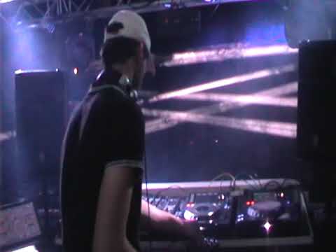 Dj Vedran Erhardt-15.Idemo Otok festival Jean Marie Kone