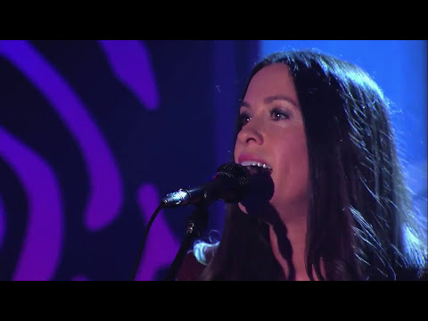 Alanis Morissette  - "Basket Case" live (cover Green Day) @ Jimmy Kimmel Live, 26/set/2012