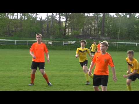 UKS IWICZNA 2002 - KS WESOŁA 2002 I połowa meczu