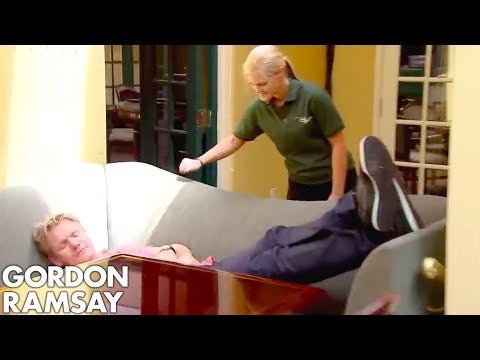 Gordon Ramsay Forced to Wait Over an Hour for RAW Fish! | Hotel Hell