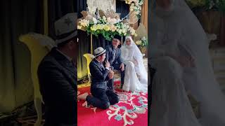 Download lagu Kunangis (Mojang priiangan)🤣#shortsvideo #wedding mp3 Download lagu Kunangis (Mojang priiangan)🤣#shortsvideo #wedding mp3