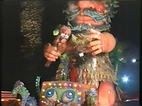 Carnevale di Sciacca 1992 - Carro Allegorico: E pensare che siamo nel 2000