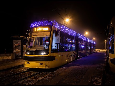 Świąteczny tramwaj w Toruniu