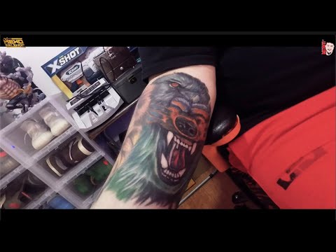 TATTOO SESSION WITH PESO MERCADO AND ROWMEE G OF SOULSTICE