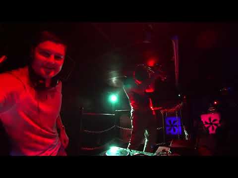 Club Saxophone - Syntheticsax (Live from night club Garage)