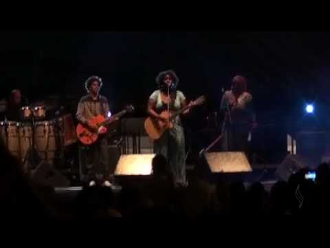 Ellen Oléria e Sandra  de Sá (Sarará Criolo)