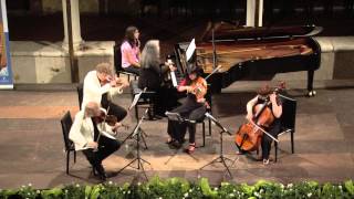 preview picture of video 'Pietrasanta in Concerto 2011 - Martha Argerich in quintetto'