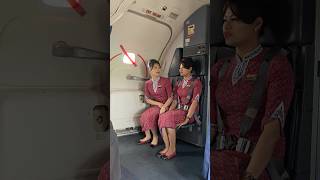 Download lagu Pramugari Cantik Lion Air lagi Duduk Manis dalam Pesawat 🥰🥰💪💪 mp3