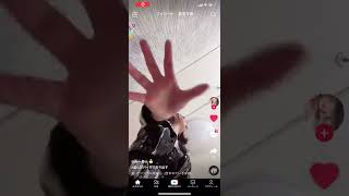 可愛いのにいいもん持ってんなぁ❤️