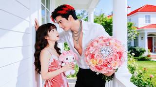 Der rothaarige CEO drängt mich an die Wand und macht mir einen Heiratsantrag mit Diamanten.