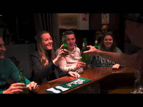 Wilfried Wildschwein - Schoenen In De Hand (Officiële Videoclip)