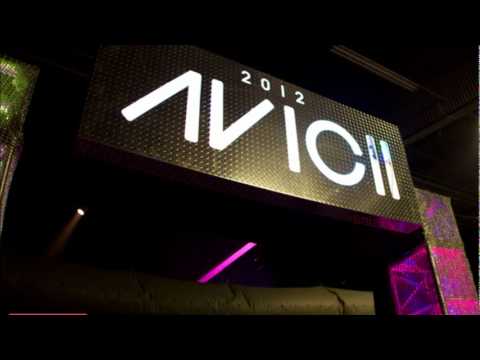 Avicii Live at UMF 2012 - Levels vs Somebody That I Used To Know