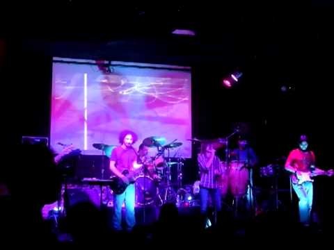 Materia Dispuesta - Crazy Little Thing Called Love (En Vivo @ La Encrucijada, Querétaro)