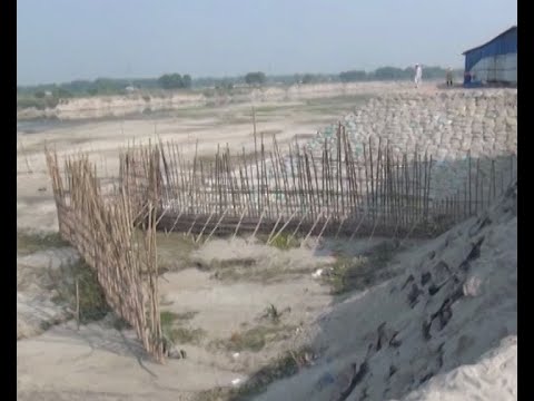 অবৈধভাবে ব্রহ্মপুত্র নদ ভরাট করে বাড়িঘর ও দোকানপাট নির্মাণ
