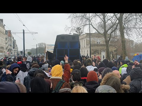 Tu entends ce kick qui se trimballe dans Nantes ? Manifestation en soutien a la Maskarade !!