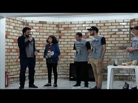 Tê Rex recebendo o Troféu Gibifest 2019