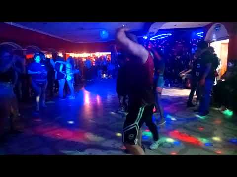 E pra descer quebrando- edcity