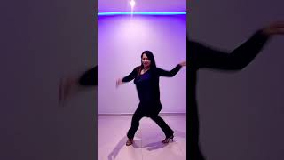 Na salsa, cada movimento carrega uma força e uma graça única.#salsa #salsadancing ##salsamusic