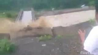 Bridge collapse at Noney in Tamenglong, Manipur along NH 53 (video by Kaimuanthang)