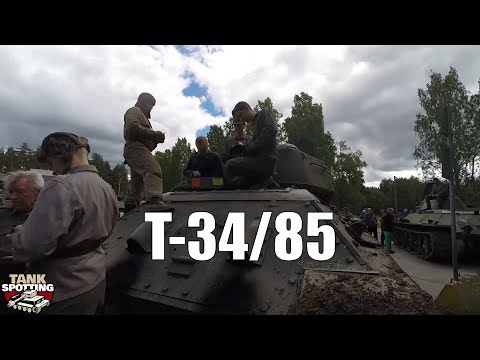 T-34/85 Machine Guns Being Loaded For Combat Show - Armoured Division 75th Anniversary