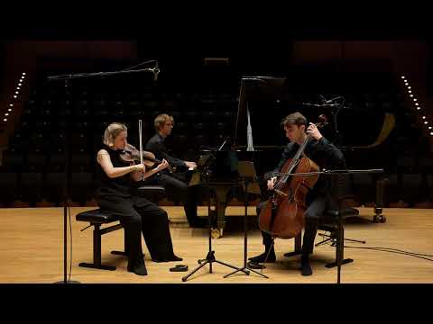 Sarah Nemtsov [love] - trio marcel