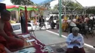 preview picture of video 'Khao Phansa 2011 - Wat Chao Buddha of San Bernardino California'