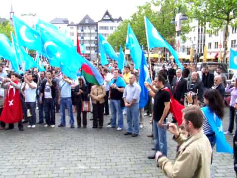 Nationalhymne Ost Turkistan National Anthem of East turkistan Demo in Köln!