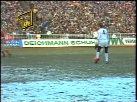 Hamburg v Bayern (1985-86) (Pt. 1)