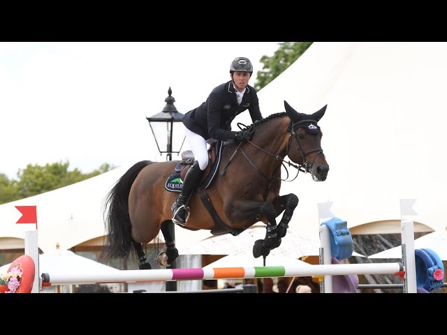 Half-brother of the mother of Evander Field Z is the CSI 1.65m show jumping horse Tic Tac with rider Ben Maher.