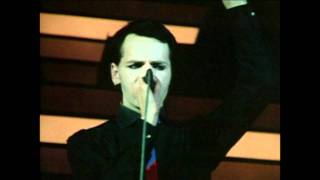 GARY NUMAN REMEMBER I WAS VAPOUR.1979
