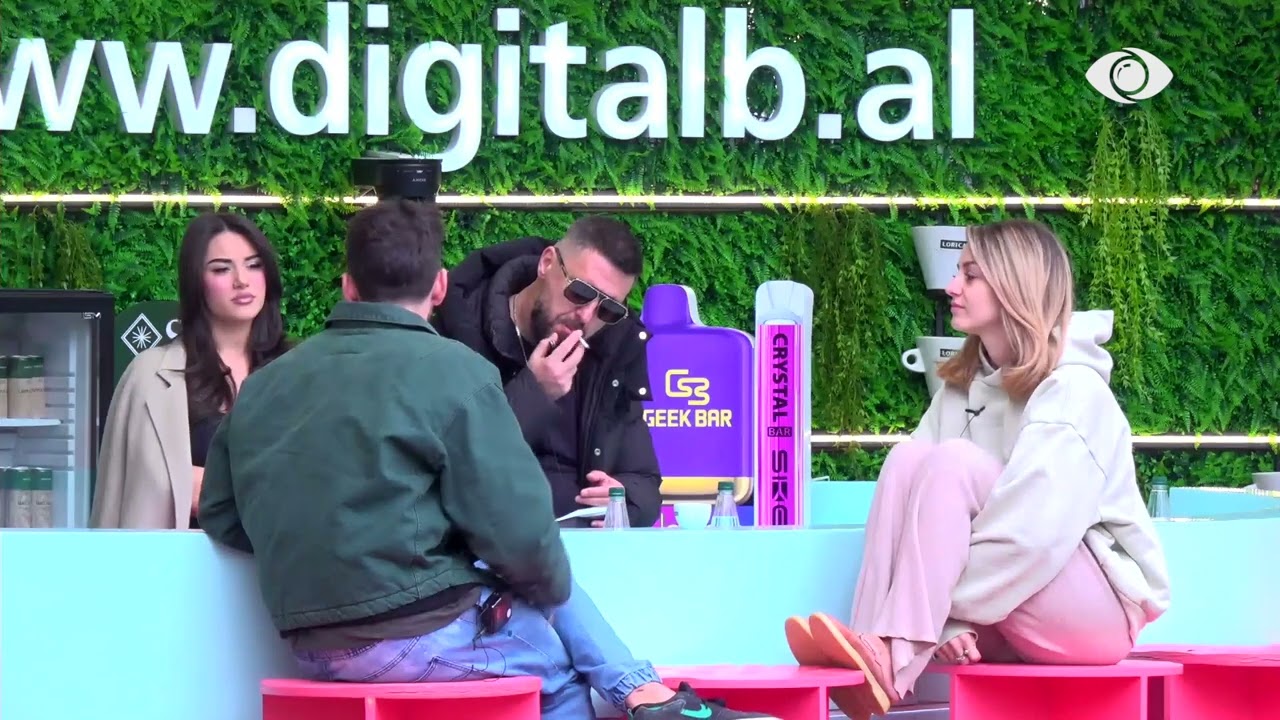 Nëse ti flet me Kristin del si naive…/ Angelo bisedon me Gretën, ndërhyn Miri dhe Ina