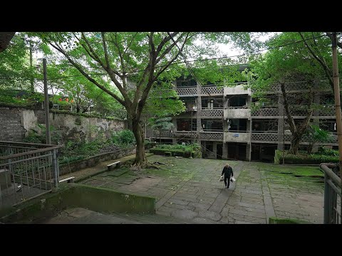 Walking through old neighborhoods in Chongqing, China. Shuitu(水土), Chongqing・4K