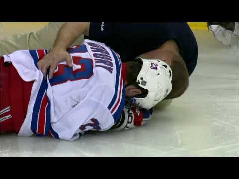Curtis Glencross Hit on Chris Drury 11/7/2009 (Full Version)