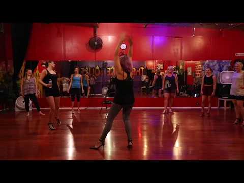 Best Burlesque Class in Los Angeles - Vixen@VixenDeVille.com