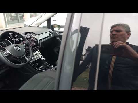 VW Touran Executive DSG - 2018